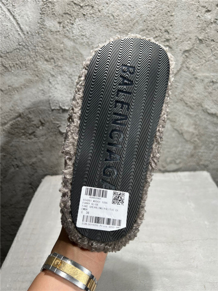 BLCG SLIPPERS