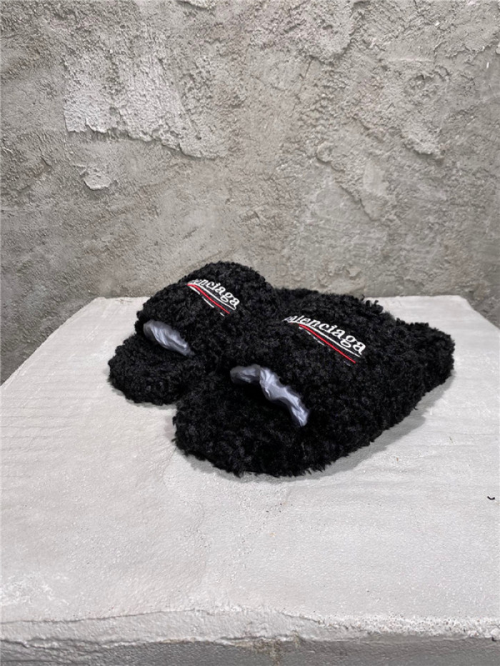 BLCG SLIPPERS