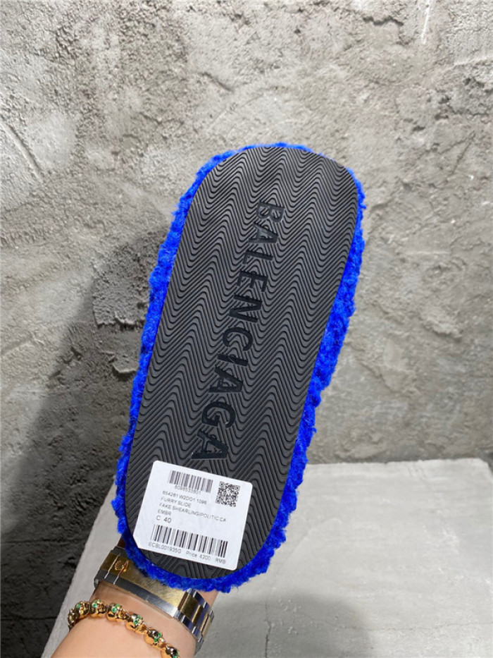 BLCG SLIPPERS