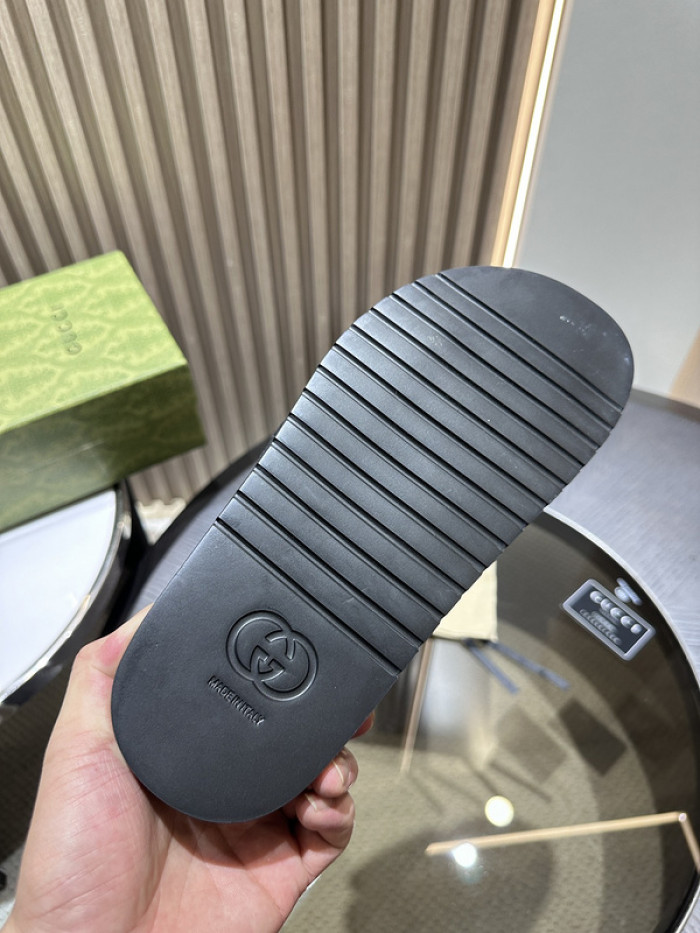 Gv*c slippers