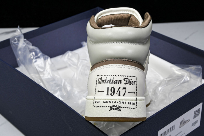D10R B27 High Top Sneaker 10802