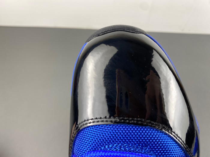 Air Jordan 11  CT8012-400