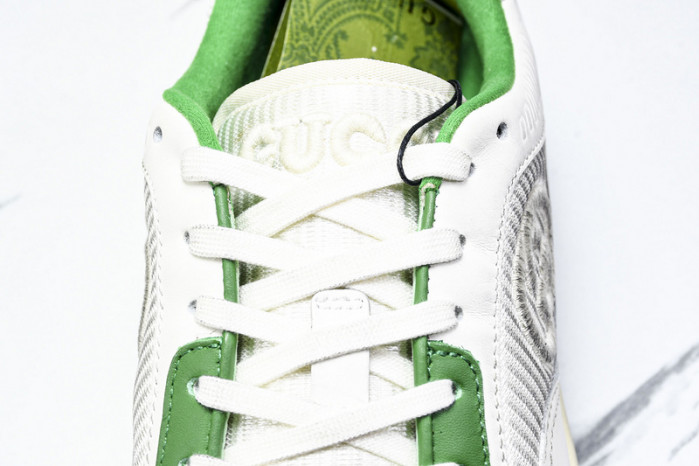 Gv*c sneaker