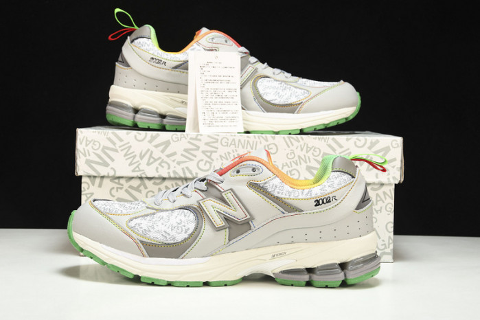new Ba1an*e yeeshoes   ml2002rgd