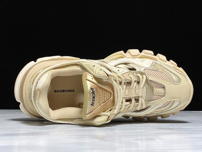 BLCG  Track TRAINER  Yeeshoes  220402
