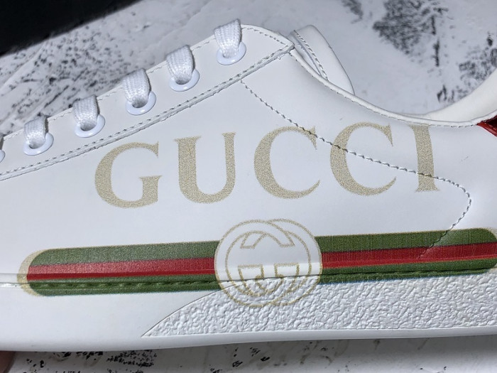 Gv*c ace embroidered low-top sneaker white with logo