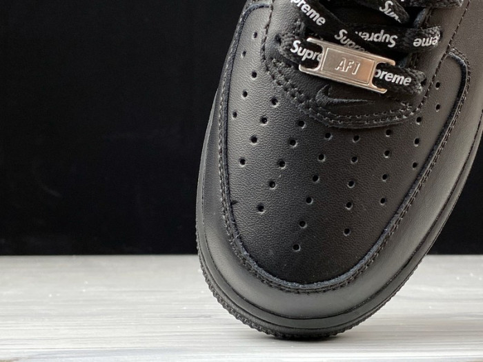 Svp*me x nike air force 1  cu9225-100-001