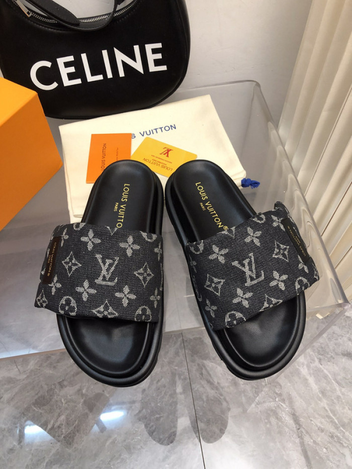 LV SLIPPERS