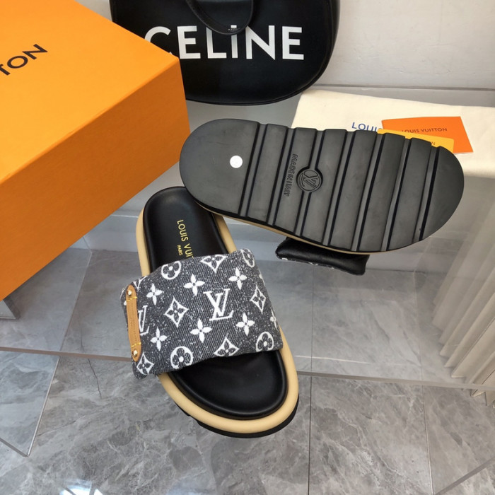 LV SLIPPERS