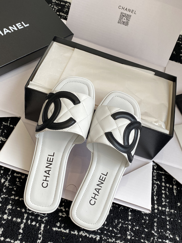 CH*NEL SLIPPERS
