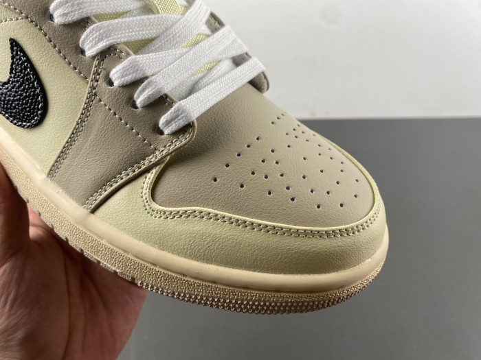 Air Jordan 1 Low HQ3440-101