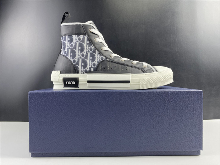 D10R B23 Oblique High Top Sneaker