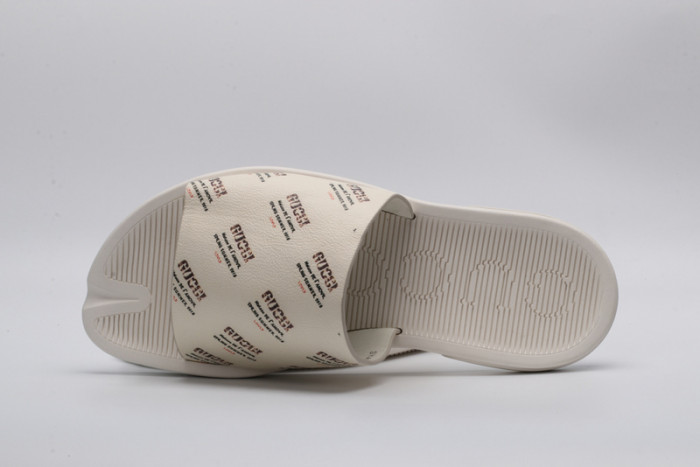 Gv*c slippers