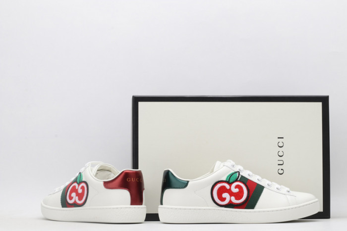 Gv*c ace embroidered low-top sneaker 611377d0pe09064