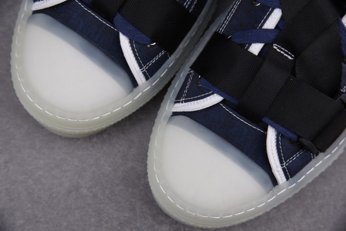D10R B23 Oblique High Top Sneaker