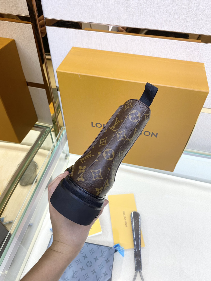 LOUS VUITO BOOTS